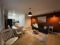 1BR Legal Suite near Brannen Lake, North Nanaimo - บังกะโล