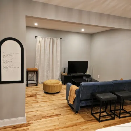 Deluxe Aparment Spacious 3-bedroom apartment with WiFi, AC in nice Elizabeth
