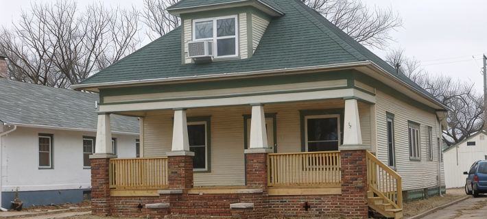 Entire house for your family while on vacation or extended work stay. Hotels in Reno County
