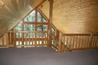 Quiet 1 BR + loft cabin great for weekend getaways & stargazing. Pet Friendly!