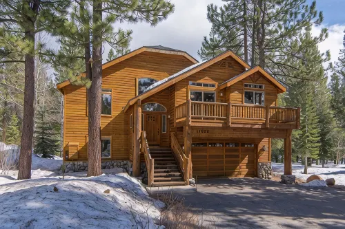 Gorgeous Home Near Golf Courses with Two en-Suites