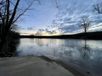 Private River Frontage!!!  Beautiful Cabin with Amazing views!  Available now!! - Hytter