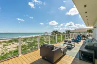 Beachfront 2 Apartments 1 House Nature all around, just 25 steps to Ocean water