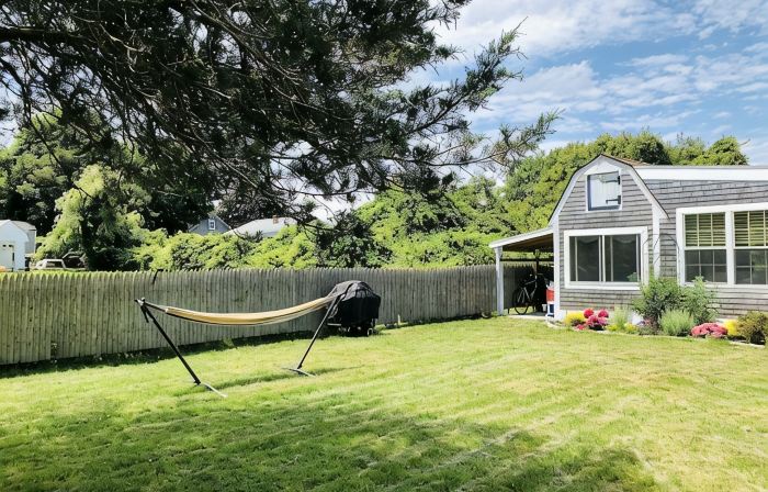 Cozy, clean, relaxing beach cottage awaits you!!
