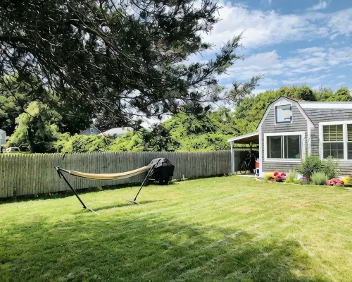 Cozy, clean, relaxing beach cottage awaits you!! Ξενοδοχεία στην πόλη Fairhaven