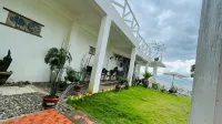 Lola's Guest House