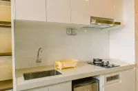 Cozy and Minimalist Studio at Sky House BSD Apartment