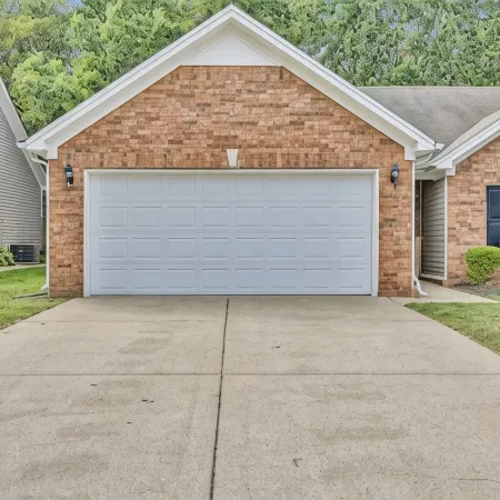 NEW! Spring Hill Private Cozy 3BR Home