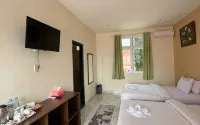 Ompu Herti - balcony