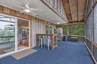 Pachs Crab Shack - Charming Waterfront 3 bed 1.5 bath House with a Dock - Beach