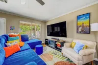 View Fireworks, Restaurants, Stadiums, Heated Pool - 3-Star