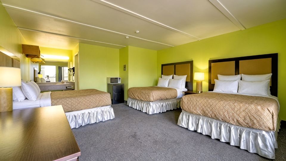 6032 Persepolis Inn