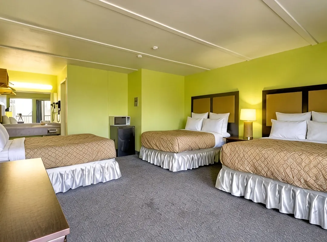 6032 Persepolis Inn - Niagara Falls