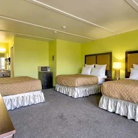 6032 Persepolis Inn