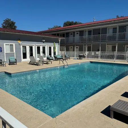 Cozy Condo Steps from the Gulf. Private, quiet but minutes from everything.