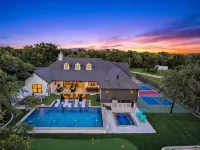 -NEW-Downtown DRIP  Pool/Spa/Golf/Pickleball/30Guests - Pool