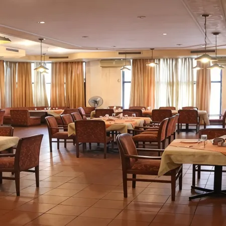 Red Bishop Tourist Resort Отели в г. Панчкула