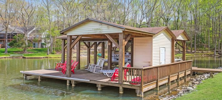 Lakefront 4Bd-2ba; Deep Water; Large Porch; Sleeps 14; Pet Friendly Hotels in Warren County
