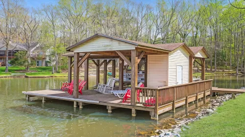 Lakefront 4Bd-2ba; Deep Water; Large Porch; Sleeps 14; Pet Friendly