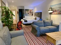The Waterfront Lodges - Homestays