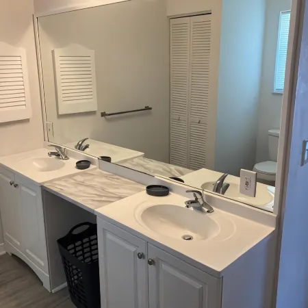 Sebastian Gardens Inn & Suites