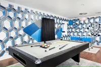 Near Strip, 14 Bedroom Sleeps 40, Huge Indoor/Outdoor Pools, Saunas,Jacuzzi /Spa - Bungalows