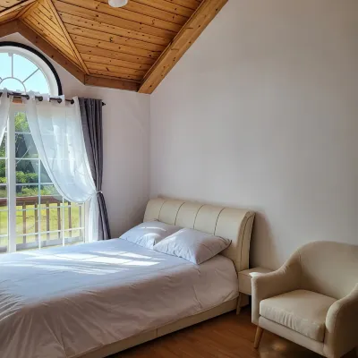 Seogwipo Jeju Gawon Pension Отели рядом с достопримечательностью «Хон-Инджи»