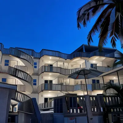 La Isla Resort Hotels near Caye Caulker Airport