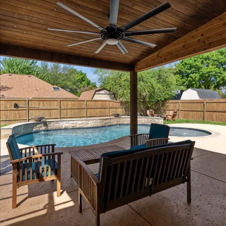 Keller Charm-Near Bear Creek Park & Stadiums,Pool Отели в г. Келлер
