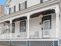 Downtown Bristol Condo Near Ferry & Waterfront Hotel di Bristol