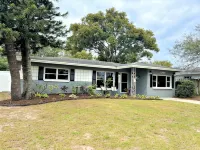 Cozy in Clearwater - A Quiet 4 Bedroom Home Minutes to the Beach. - 3つ星