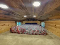 Poindexter’s Palace-A Yurt and A Tiny Home! - 3 estrellas