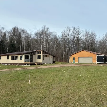 Cozy Cabin located directly on the ORV trail. Peace & seclusion.