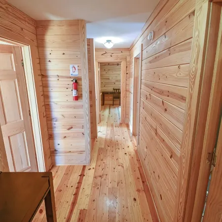 Cabin 80, Luxury 6 bedroom 3 bath Cabin minutes from Downtown Lexington!