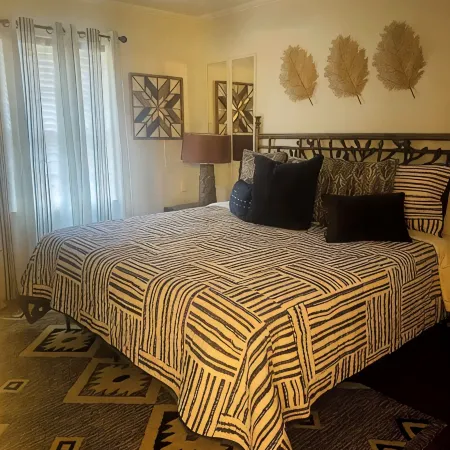 Bohemian Dream near Downtown Отели в г. Уикли