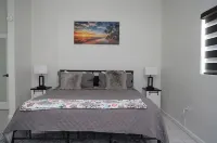 Charming and New 3-bedroom house in awesome Christiansted St.croix with AC, WiFi - Homestays