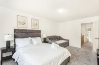 Chic Retreat Near Niagara Falls - บังกะโล