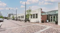The Jewel Box—Historic Tiny Home by Bottleworks—Walk to Mass Ave Indianapolis - Bungalow