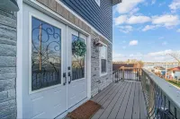 Luxury Lakefront Getaway Sleeps 18Near Chicago Family Friendly - Boutique