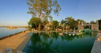 Udai Bilas Palace - สัตว์เลี้ยง