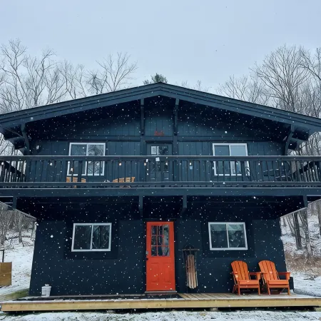Charming Pet-Friendly Retreat in the Vermont Woods