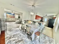Beautiful 3 Bedroom, 1 Bath, 2nd Floor, 2 blocks from Ocean Gate Beach - Apartments