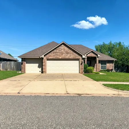 Comfortable South Edmond Home - 4bed 2bath