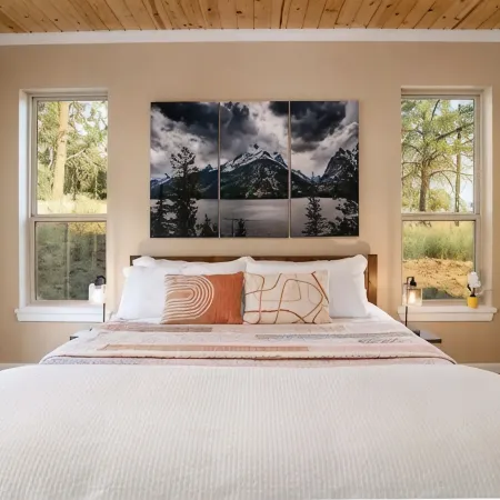 Refined Living Surrounded by Beautiful Scenery and Amazing Wildlife