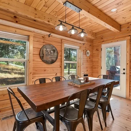 Log cabin with game room by skiing & lake