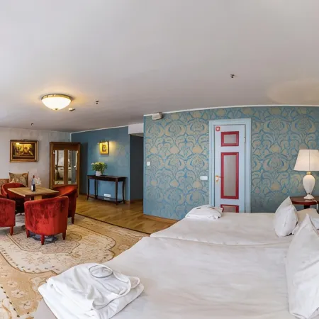 CRU Hotel