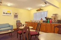 Days Inn by Wyndham Ocean Springs - sarapan