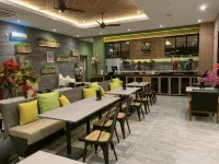 SPRING SEASON HOTEL - Parkplatz