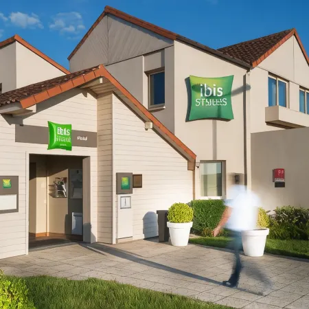 Ibis Styles Cholet Отели в г. Шоле