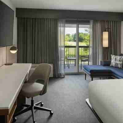 Courtyard Edison Woodbridge Rooms